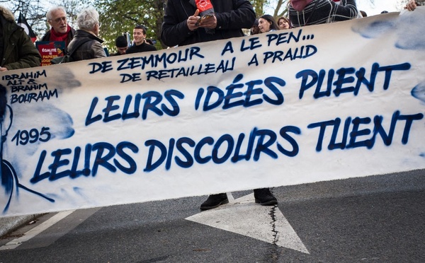 Dans la rue, au Parlement et dans les médias, le climat politique se tend à six mois de la présidentielle