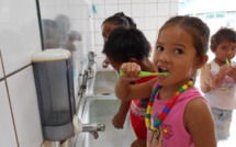 Des brosses à dents pour la rentrée scolaire à Huahine