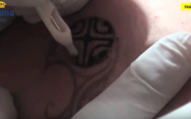 Festival Polynesia : l'art du tatouage pascuan avec Mokomae (vidéo)