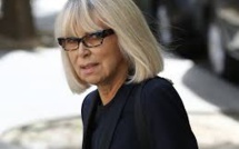 Hospitalisée pour deux hémorragies cérébrales, Mireille Darc "va bien"