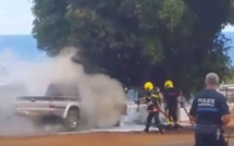Une voiture prend feu au cimetière chinois de Arue