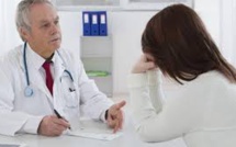 L'Assemblée autorise certains médecins hospitaliers à travailler au-delà de 72 ans