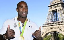 Teddy Riner, parrain des illuminations de Noël sur les Champs-Elysées