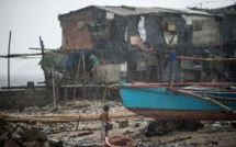 Typhon aux Philippines: au moins six morts et 18 disparus
