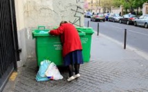 Pauvreté: des associations en campagne contre les préjugés relayés par les politiques