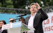 Tranquille sur ses parrainages, Mélenchon lance l'offensive contre Le Pen