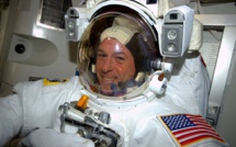 Première sortie dans l'espace pour l'astronaute français Thomas Pesquet