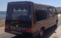 Des Portugais font découvrir l'Algarve... à bord d'un corbillard