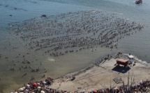 Argentine: près de 2.000 personnes flottent simultanément pour battre un record