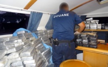Saisie record de cocaïne en Polynésie française : les photos de la prise