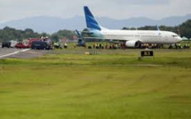 Indonésie: Un avion de ligne sort de piste en atterrissant, pas de victime