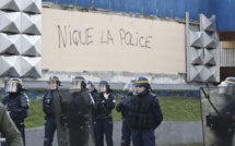 Aulnay-sous-Bois : troisième nuit d'incidents, Hollande tente d'apaiser les esprits