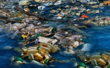 La Thaïlande confrontée à un amas flottant d'un kilomètre de détritus