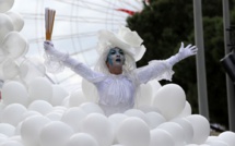 À Nice, la bataille de fleurs lance le Carnaval, mais le coeur n'y est pas