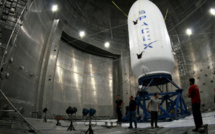 Page enfant : Deux touristes veulent voir la lune, Space X leur propose un vol