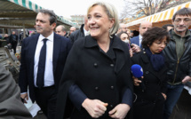 Marine Le Pen s'en prend au "système" avec des tonalités "complotistes"