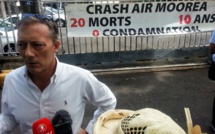 Crash d'Air Moorea : les proches des victimes manifestent devant le tribunal