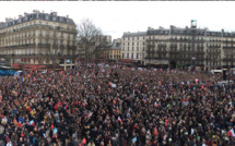 "Résistance": les "insoumis" de Mélenchon en marche pour "la VIe République"