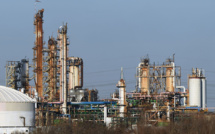 A Fos-sur-Mer, les habitants racontent la "poussière noire" et les cancers