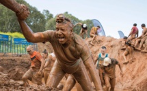 Des milliers de participants à la "Journée de la boue"