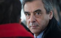 Présidentielle : Fillon réduit l'écart avec Macron et Le Pen (sondage)