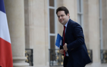 Fekl dépose plainte pour diffamation après des propos de Philippot (FN) visant la police