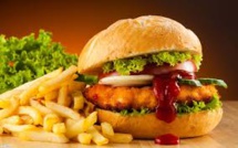 A 8 ans, il conduit le van de son père... pour un burger