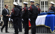 Le compagnon du policier tué sur les Champs Elysées "souffre sans haine"