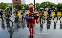Wonder Woman, nudiste... Cinq icônes des manifestations au Venezuela