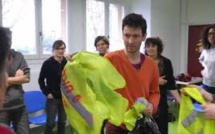 Quelque 4.000 enfants parisiens apprennent à sauver des vies avec les Bee Gees