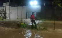 Inondations en Indonésie: des dizaines de détenus s'évadent de prison