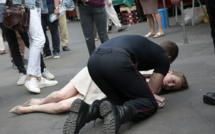 NKM, en campagne à Paris, perd connaissance après une agression