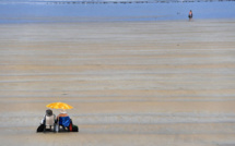 L'épisode caniculaire se poursuit en France: les écoles souffrent de la chaleur