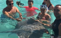 Jean-Pierre Foucault et Cerise Calixte découvrent Moorea