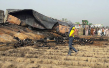 Au Pakistan, triste Aïd après un incendie qui fait 153 morts