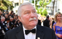 Walesa, hospitalisé, renonce à aller manifester à Varsovie