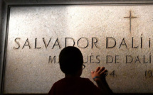 Vingt-huit ans après sa mort, la surréaliste exhumation de Dali