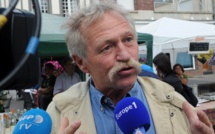 Réfugiés: José Bové appelle le président de la République à "ouvrir les frontières"