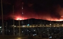 Incendies dans le Var: "On a vu le ciel rouge", racontent les habitants évacués