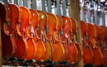 Japon: une femme arrêtée pour avoir détruit 54 violons de son ex-mari