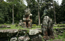 Carnet de voyage - Iipona : les hommes de pierre sous haute protection