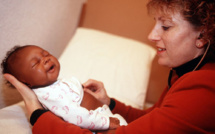 Têtes plates chez les bébés: la Haute autorité de santé va préparer des documents d'information