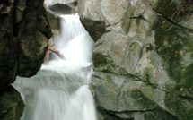 Hautes-Alpes: enquête pour homicide involontaire après la mort d'un enfant en canyoning