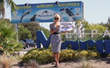 Pamela Anderson dénonce la captivité des animaux devant le Marineland d'Antibes