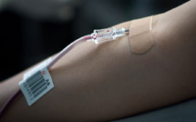 Il faut donner son sang de façon "régulière et constante", selon l'Établissement français du sang