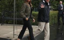 Melania Trump aux inondations, deux looks: talons aiguilles et casquette