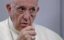 En Colombie, la papamobile freine brutalement: François légèrement blessé