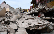 Séisme/Mexique: le pays enterre ses morts, l'aide s'organise