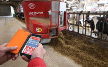 La ferme robotisée ? Pour Antoine, éleveur laitier, un gain de temps et d'argent