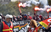 Réforme du code du travail: fermeté du gouvernement, offensive des syndicats